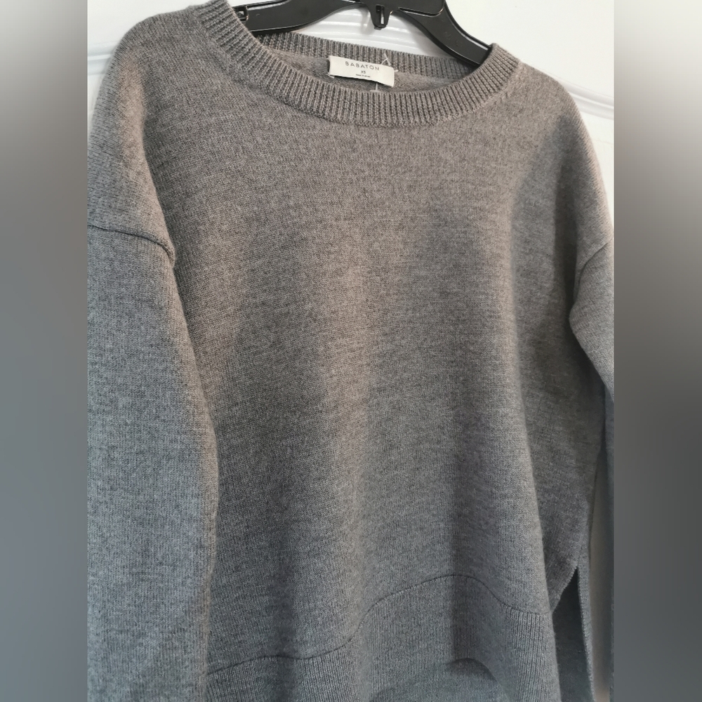 Aritzia Babaton Merino Wool Sweater size XS ptp 19" - Picture 7 of 12